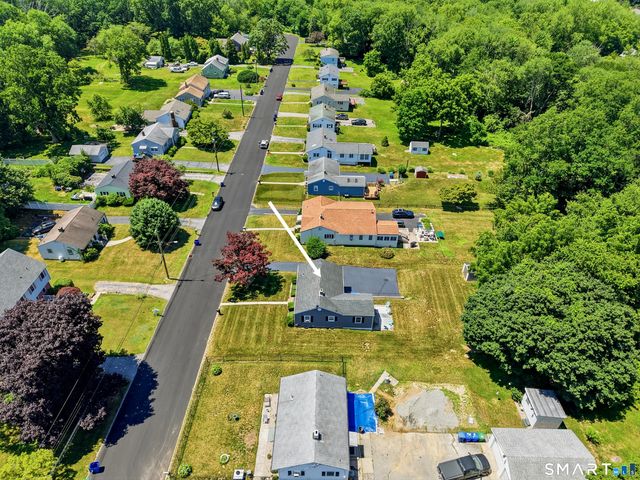 31 Roseleah Drive, Waterford, CT 06385