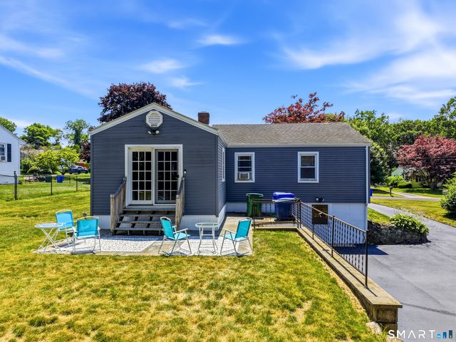 31 Roseleah Drive, Waterford, CT 06385