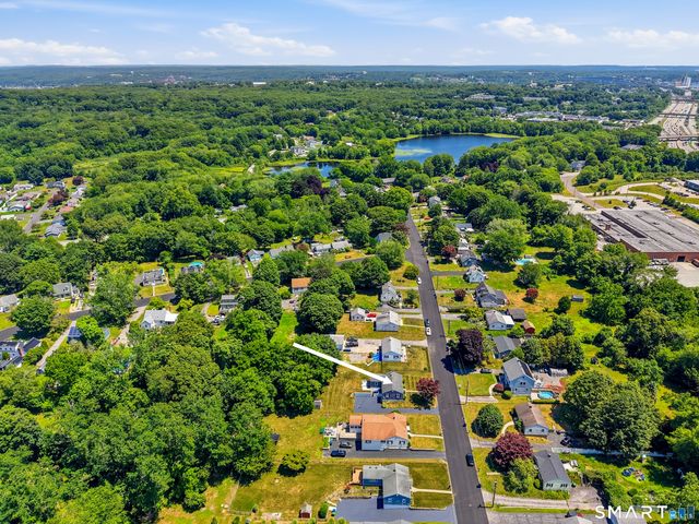 31 Roseleah Drive, Waterford, CT 06385