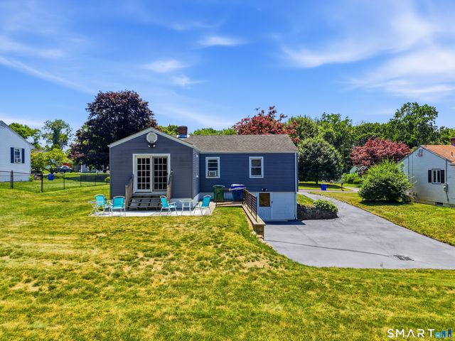 31 Roseleah Drive, Waterford, CT 06385