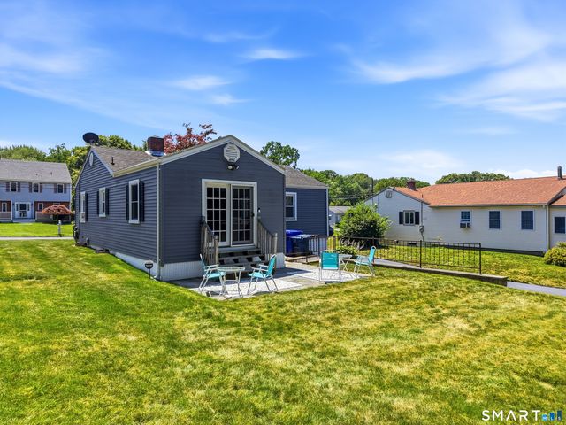 31 Roseleah Drive, Waterford, CT 06385