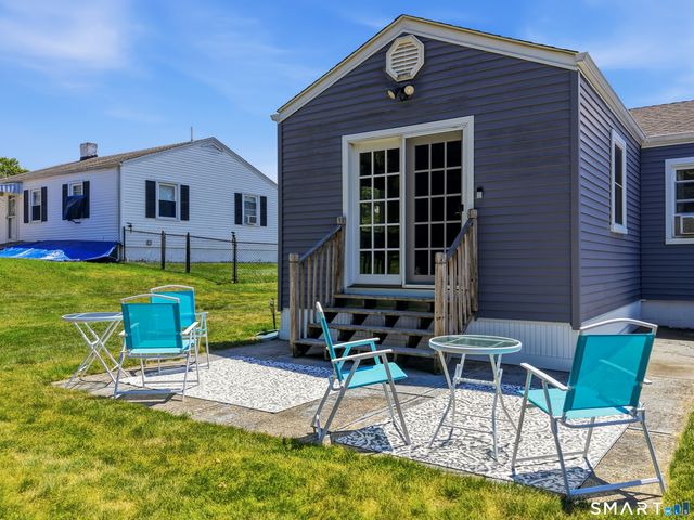 31 Roseleah Drive, Waterford, CT 06385
