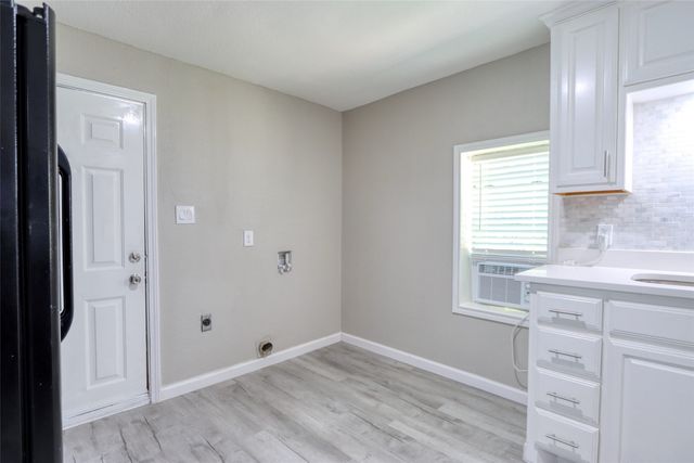 311 W MCKINNEY Street, Pilot Point, TX 76258