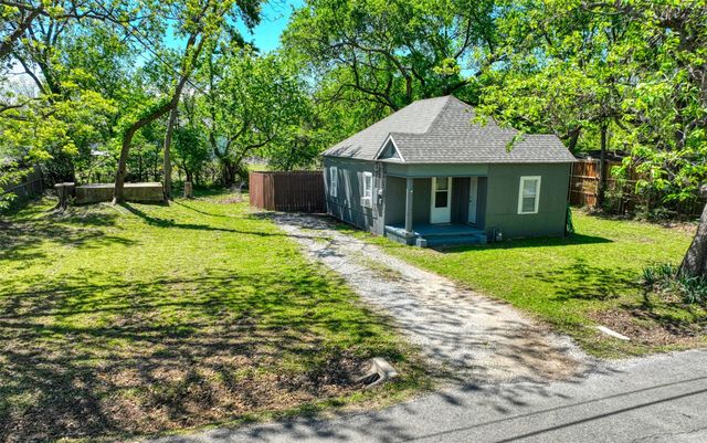 311 W MCKINNEY Street, Pilot Point, TX 76258