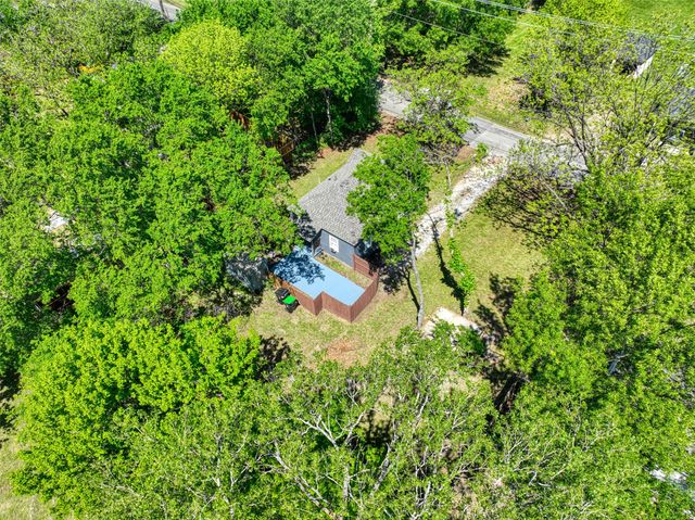 311 W MCKINNEY Street, Pilot Point, TX 76258