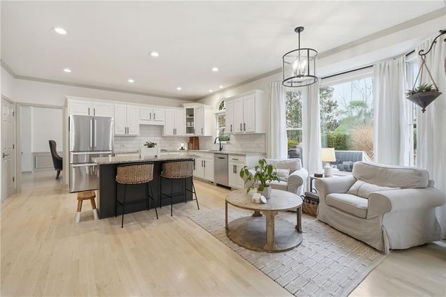 207 Cedarhurst Drive, Canton, GA 30115