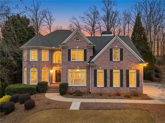 207 Cedarhurst Drive, Canton, GA 30115