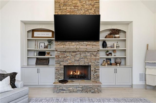 207 Cedarhurst Drive, Canton, GA 30115