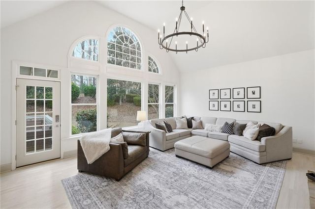 207 Cedarhurst Drive, Canton, GA 30115