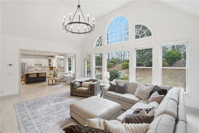 207 Cedarhurst Drive, Canton, GA 30115