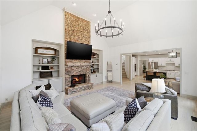 207 Cedarhurst Drive, Canton, GA 30115