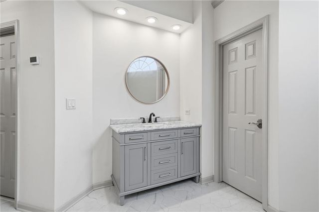 207 Cedarhurst Drive, Canton, GA 30115