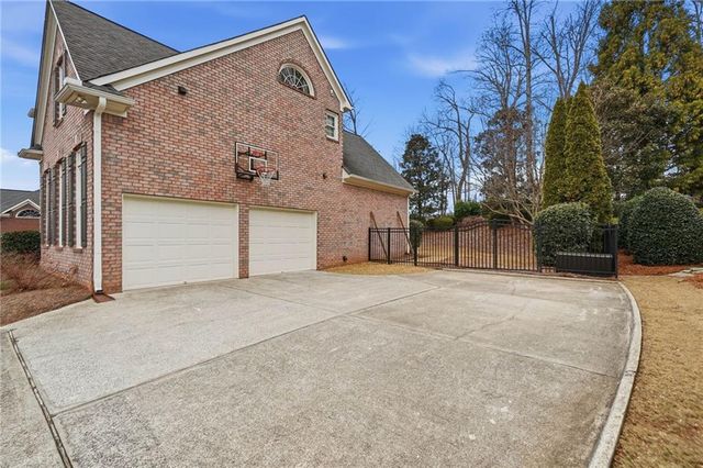 207 Cedarhurst Drive, Canton, GA 30115