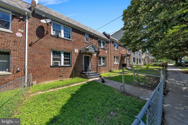 1614 R ST SE, Washington, DC 20020