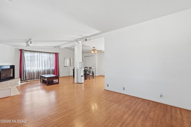 7326 E Montecito Drive, Tucson, AZ 85710