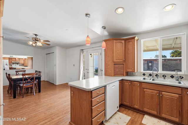 7326 E Montecito Drive, Tucson, AZ 85710