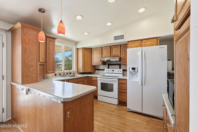 7326 E Montecito Drive, Tucson, AZ 85710