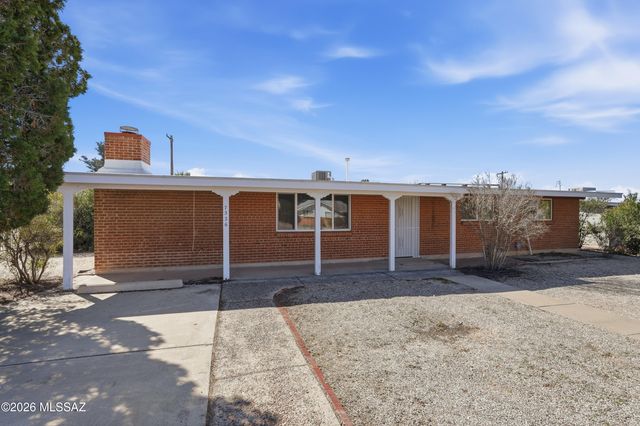 7326 E Montecito Drive, Tucson, AZ 85710