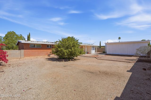 7326 E Montecito Drive, Tucson, AZ 85710