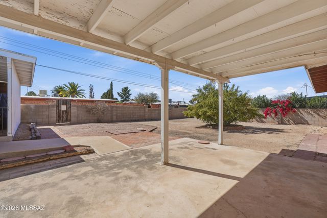 7326 E Montecito Drive, Tucson, AZ 85710