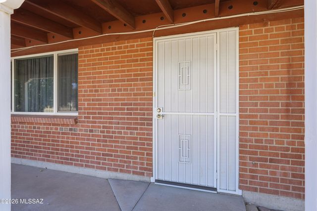 7326 E Montecito Drive, Tucson, AZ 85710