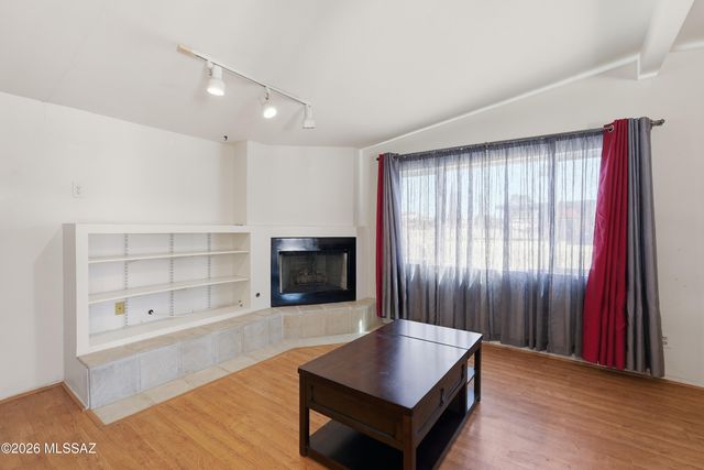 7326 E Montecito Drive, Tucson, AZ 85710