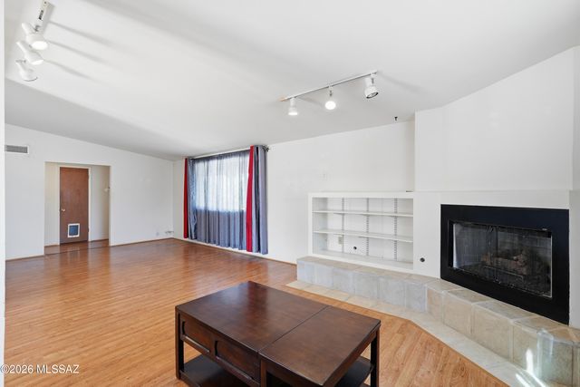 7326 E Montecito Drive, Tucson, AZ 85710