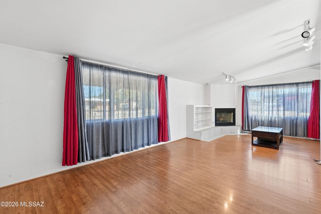 7326 E Montecito Drive, Tucson, AZ 85710