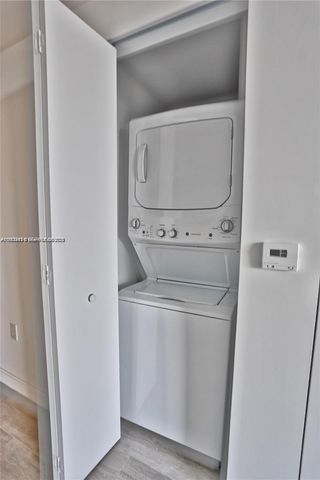 55 SW 9th St 1910, Miami, FL 33130