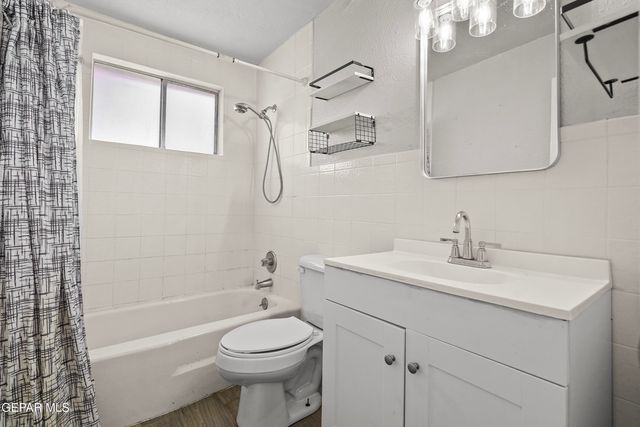 729 FALL RIVER Road, El Paso, TX 79907