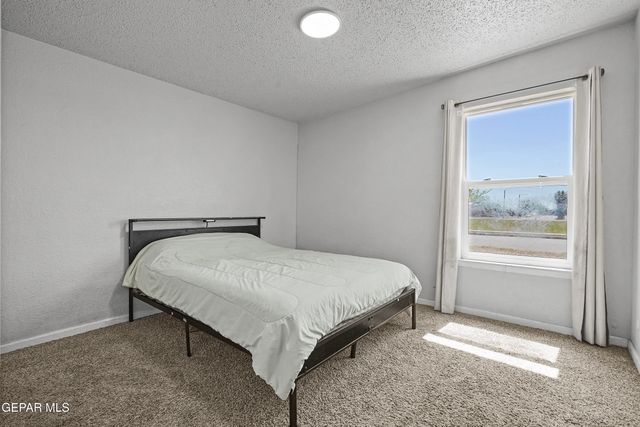 729 FALL RIVER Road, El Paso, TX 79907