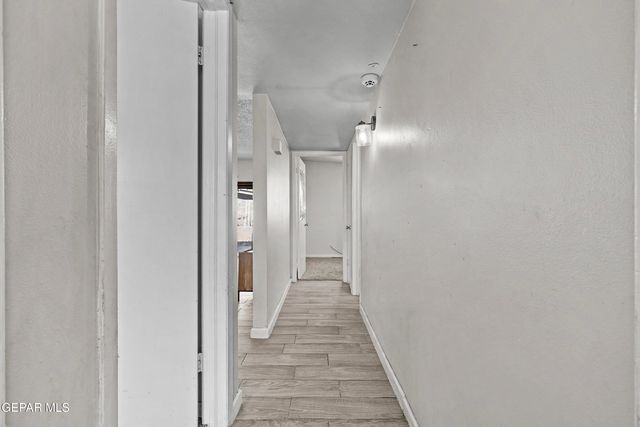 729 FALL RIVER Road, El Paso, TX 79907