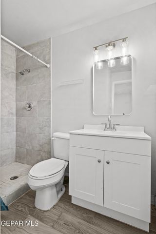 729 FALL RIVER Road, El Paso, TX 79907