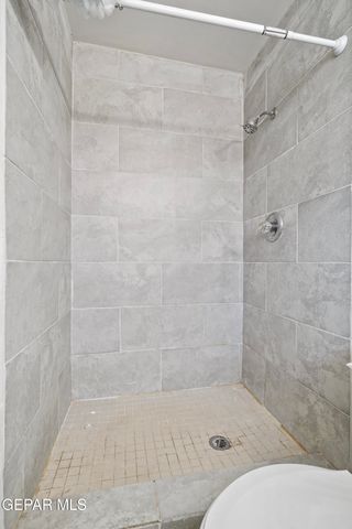 729 FALL RIVER Road, El Paso, TX 79907