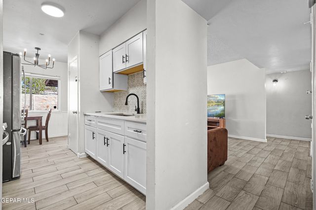 729 FALL RIVER Road, El Paso, TX 79907