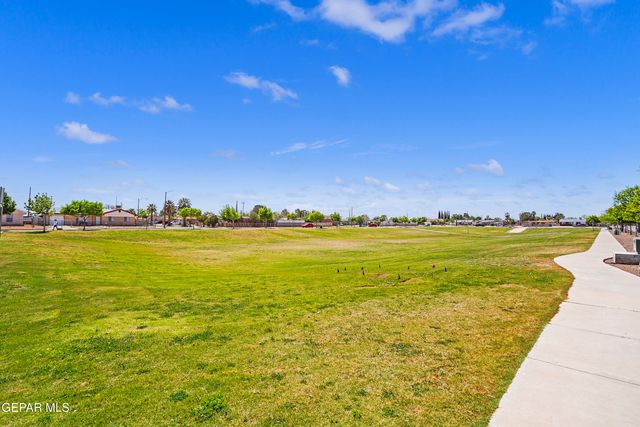 729 FALL RIVER Road, El Paso, TX 79907