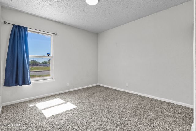 729 FALL RIVER Road, El Paso, TX 79907