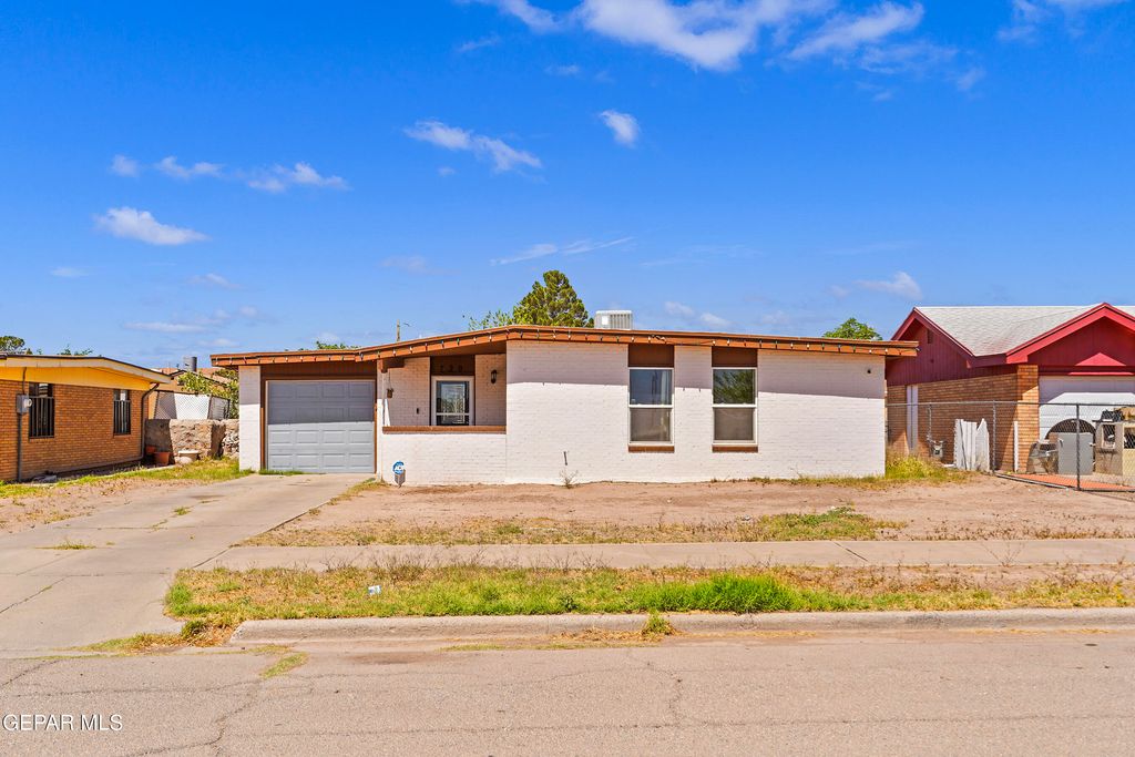 729 FALL RIVER Road, El Paso, TX 79907