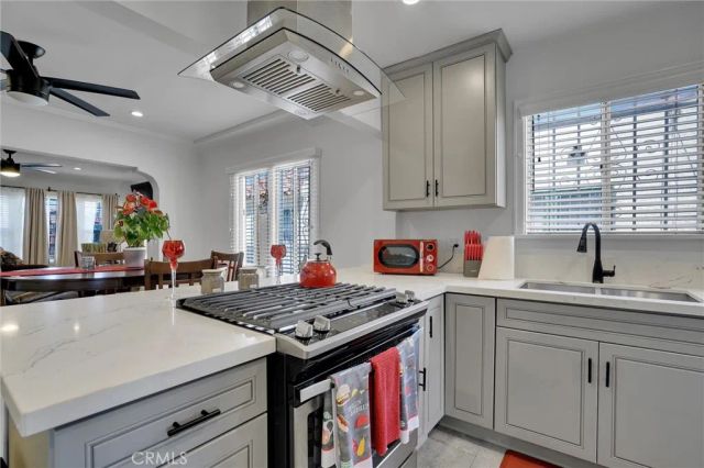 1054 W 81st Place, Los Angeles, CA 90044