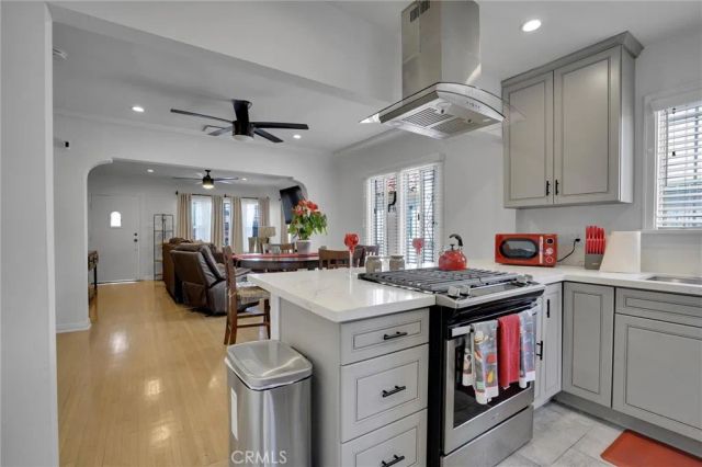 1054 W 81st Place, Los Angeles, CA 90044