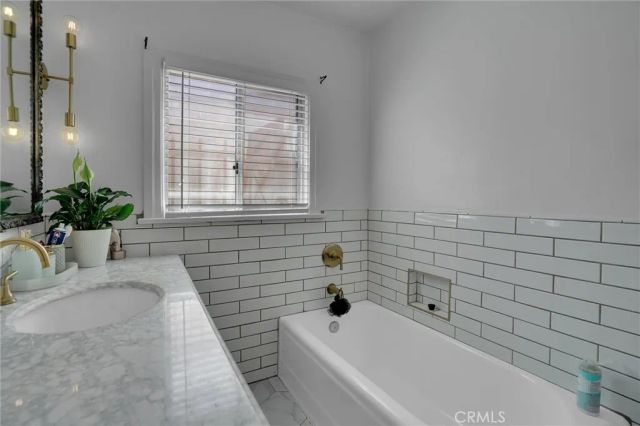 1054 W 81st Place, Los Angeles, CA 90044