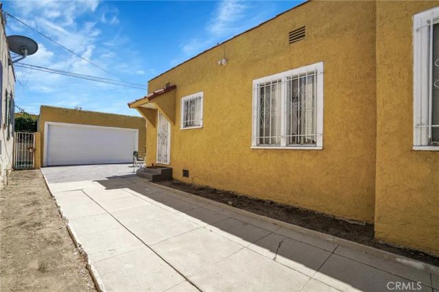 1054 W 81st Place, Los Angeles, CA 90044
