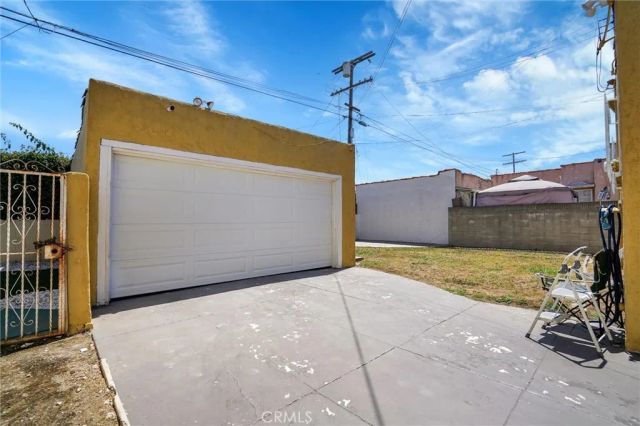 1054 W 81st Place, Los Angeles, CA 90044