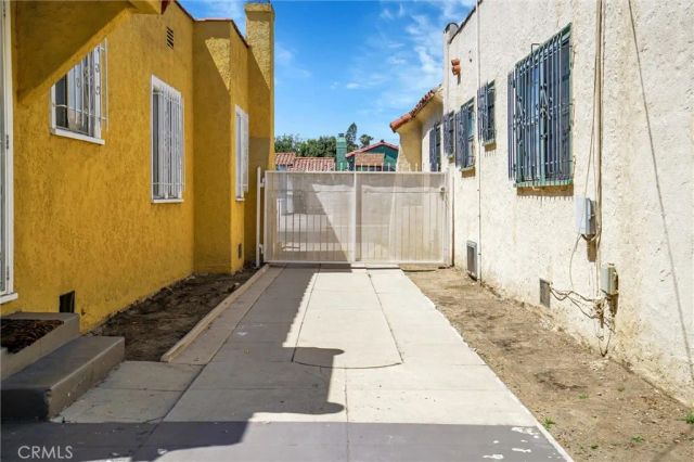 1054 W 81st Place, Los Angeles, CA 90044