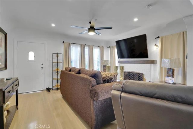 1054 W 81st Place, Los Angeles, CA 90044