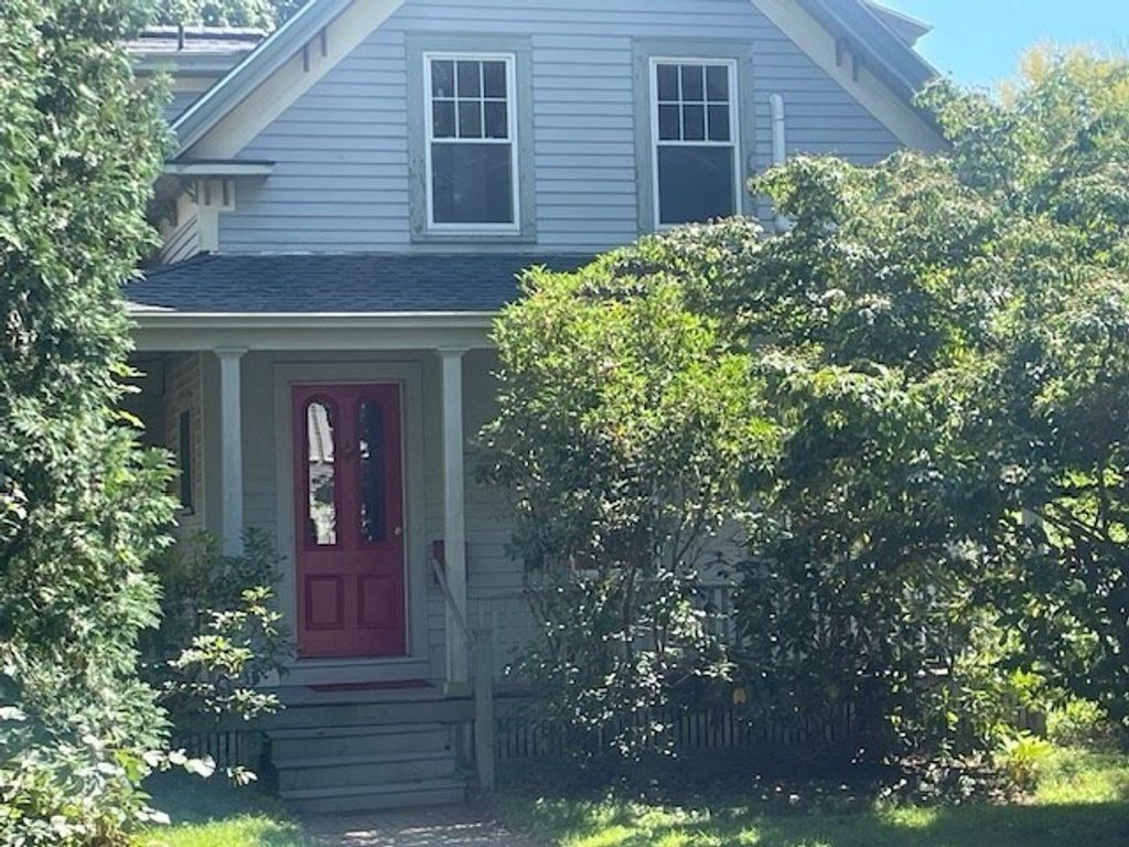 155 Belknap St, Concord, MA 01742