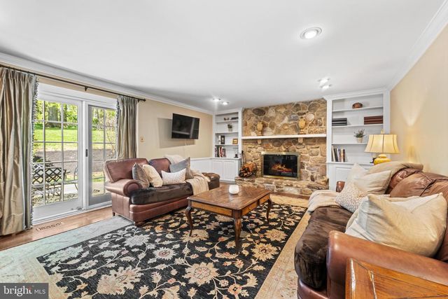 1064 BEAUMONT RD, Berwyn, PA 19312