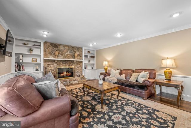 1064 BEAUMONT RD, Berwyn, PA 19312