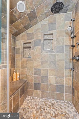 1064 BEAUMONT RD, Berwyn, PA 19312