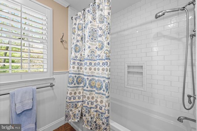 1064 BEAUMONT RD, Berwyn, PA 19312